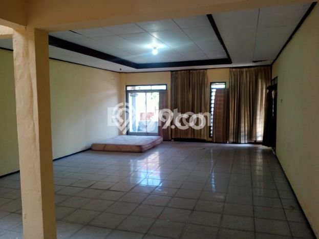 Dijual Rumah Luas Elegan Dengan View Eksklusif di Manyar, Surabaya Dijual Rumah Luas Elegan Dengan View Eksklusif di Manyar, Surabaya