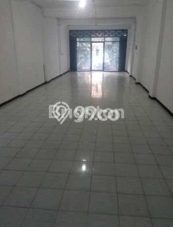 Disewakan Ruko di Pusat Kota Surabaya Ramai Strategis Disewakan Ruko di Pusat Kota Surabaya Ramai Strategis