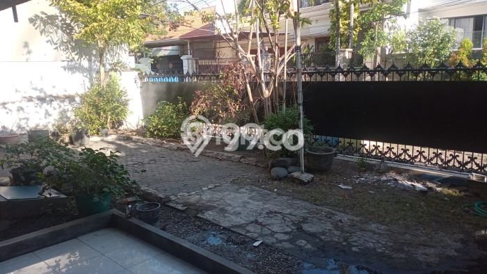 Dijual Rumah Luas Elegan Dengan View Eksklusif di Manyar, Surabaya Dijual Rumah Luas Elegan Dengan View Eksklusif di Manyar, Surabaya