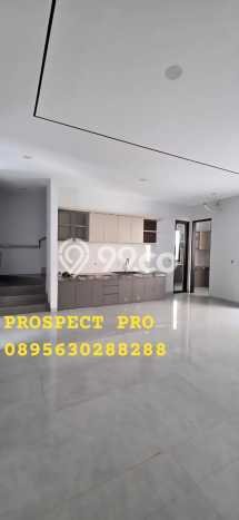 For Sale! Luxury House LT 176m2 Desain Elegan di Surabaya Kota For Sale! Luxury House LT 176m2 Desain Elegan di Surabaya Kota