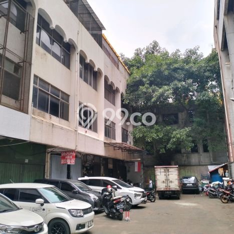 Ruko Dijual di Jakarta Barat LT 70m2 & LB 280m2 Lokasi Terbaik! Ruko Dijual di Jakarta Barat LT 70m2 & LB 280m2 Lokasi Terbaik!