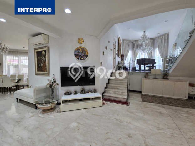 Jual Rumah Luas Elegan Dengan View Cantik di Puri Indah, Jakarta Barat Jual Rumah Luas Elegan Dengan View Cantik di Puri Indah, Jakarta Barat