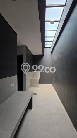 Rumah Mewah LB 273m2 Siap Pakai Desain Elegan di Araya, Malang Rumah Mewah LB 273m2 Siap Pakai Desain Elegan di Araya, Malang