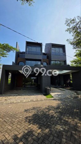 Rumah Mewah LB 273m2 Siap Pakai Desain Elegan di Araya, Malang Rumah Mewah LB 273m2 Siap Pakai Desain Elegan di Araya, Malang