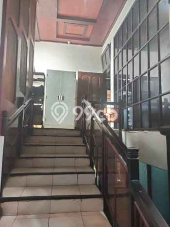 Rumah Mewah LB 804m2 Siap Pakai Desain Elegan di Cikutra, Bandung Rumah Mewah LB 804m2 Siap Pakai Desain Elegan di Cikutra, Bandung