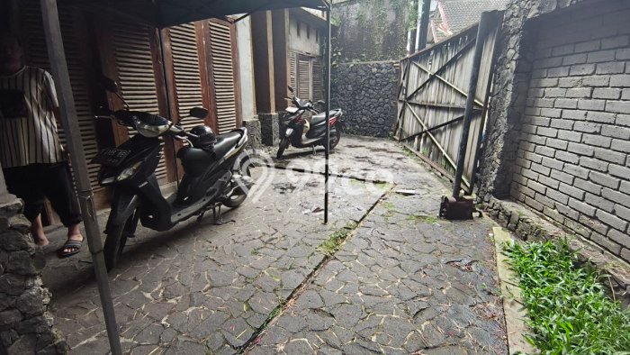 Rumah Mewah LB 276m2 Siap Huni Desain Elegan di ciumbuleuit, Bandung Rumah Mewah LB 276m2 Siap Huni Desain Elegan di ciumbuleuit, Bandung