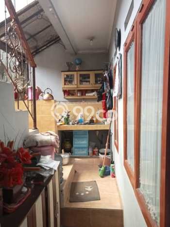 For Sale Hunian Rumah Terawat 5 KT di Cikutra, Bandung For Sale Hunian Rumah Terawat 5 KT di Cikutra, Bandung