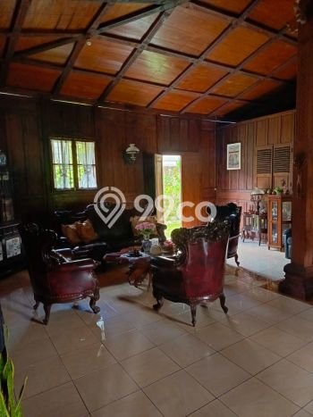Rumah Elit LB 400m2 Siap Pakai Desain Elegan di Dago, Bandung Rumah Elit LB 400m2 Siap Pakai Desain Elegan di Dago, Bandung