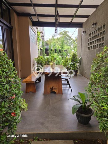 For Sale! Luxury House LT 330m2 Desain Elegan di Setiabudi For Sale! Luxury House LT 330m2 Desain Elegan di Setiabudi