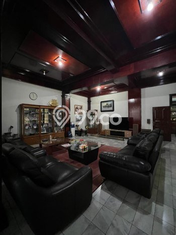 Rumah Mewah LB 804m2 Siap Pakai Desain Elegan di Cikutra, Bandung Rumah Mewah LB 804m2 Siap Pakai Desain Elegan di Cikutra, Bandung