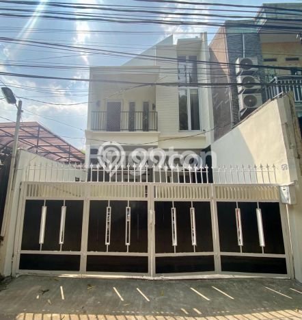 Rumah Mewah LB 250m2 Siap Huni Desain Elegan di Bangka, Jakarta Selatan Rumah Mewah LB 250m2 Siap Huni Desain Elegan di Bangka, Jakarta Selatan