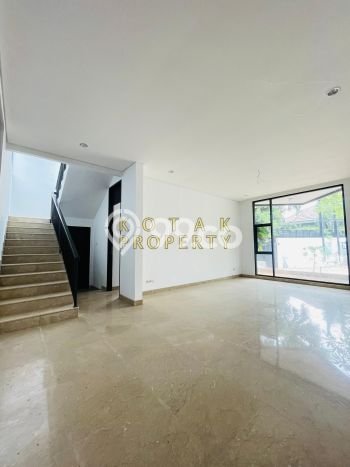 Rumah Mewah LB 220m2 Siap Pakai Desain Elegan di Kemang, Jakarta Selatan Rumah Mewah LB 220m2 Siap Pakai Desain Elegan di Kemang, Jakarta Selatan