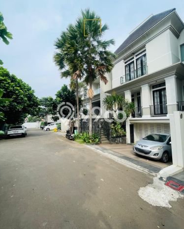 Rumah Elit Modern Siap Huni di Pejaten Jakarta Selatan Rumah Elit Modern Siap Huni di Pejaten Jakarta Selatan