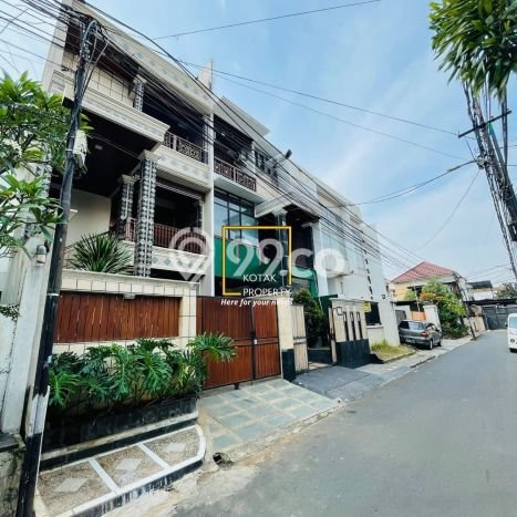 Dijual Rumah Mewah Elegan Dengan View Cantik di Pejaten, Jakarta Selatan Dijual Rumah Mewah Elegan Dengan View Cantik di Pejaten, Jakarta Selatan
