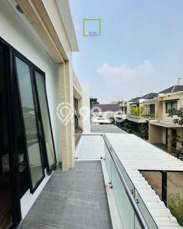Rumah Elit Modern Tanpa Renovasi di Pondok Labu Jakarta Selatan Rumah Elit Modern Tanpa Renovasi di Pondok Labu Jakarta Selatan