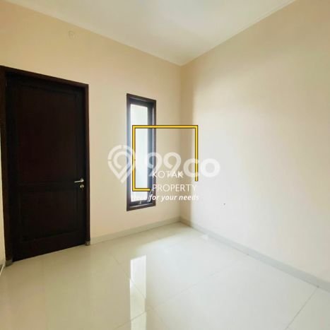 Ready to Use! Luxury House LT 122m2 Desain Modern di Pejaten Ready to Use! Luxury House LT 122m2 Desain Modern di Pejaten