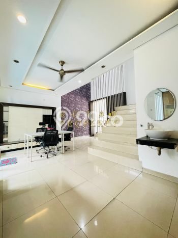 Lokasi strategis! Rumah siap huni dikontrakkan di Cinere LB 200m2 Lokasi strategis! Rumah siap huni dikontrakkan di Cinere LB 200m2