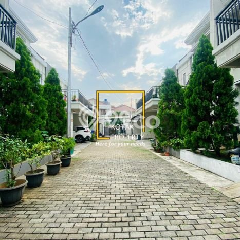 Ready to Use! Luxury House LT 122m2 Desain Modern di Pejaten Ready to Use! Luxury House LT 122m2 Desain Modern di Pejaten