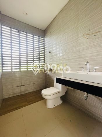 Rumah Mewah LB 220m2 Siap Pakai Desain Elegan di Kemang, Jakarta Selatan Rumah Mewah LB 220m2 Siap Pakai Desain Elegan di Kemang, Jakarta Selatan
