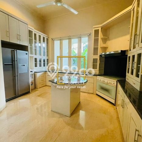 Rumah Bagus Disewakan di Kemang, Jakarta Selatan LT 600m2, LB 800m2 Rumah Bagus Disewakan di Kemang, Jakarta Selatan LT 600m2, LB 800m2