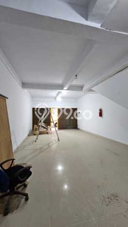 For Rent Ruko Area Komersial di , Luas 180m2m², Siap Usaha For Rent Ruko Area Komersial di , Luas 180m2m², Siap Usaha
