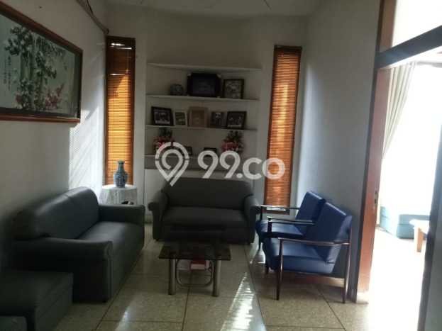 Rumah Bagus di Lengkong, Bandung, LT 195m2m², LB 220m2m² Rumah Bagus di Lengkong, Bandung, LT 195m2m², LB 220m2m²