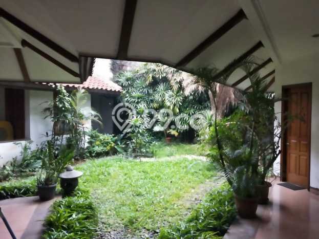 Rumah Mewah LB 470m2 Siap Pakai Desain Elegan di Sayap Dago, Bandung Rumah Mewah LB 470m2 Siap Pakai Desain Elegan di Sayap Dago, Bandung