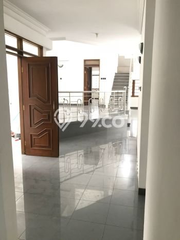 Hunian Elit LB 520m2 Siap Huni Desain Elegan di Cikutra, Bandung Hunian Elit LB 520m2 Siap Huni Desain Elegan di Cikutra, Bandung