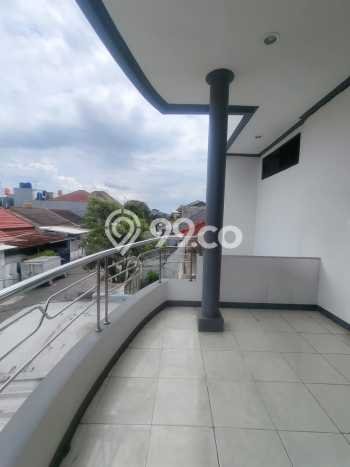 Rumah Modern 4 KT di Taman Kopo Indah Bandung Unfurnished Rumah Modern 4 KT di Taman Kopo Indah Bandung Unfurnished