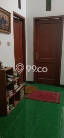 JUAL CEPAT! Rumah Siap Huni Area Strategis , Luas 120m2m² LB 180m2m² JUAL CEPAT! Rumah Siap Huni Area Strategis , Luas 120m2m² LB 180m2m²