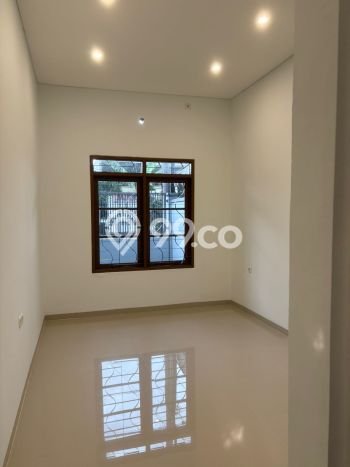 Rumah Luas Asri 3 KT Siap Pakai di Taman Kopo Indah Bandung Rumah Luas Asri 3 KT Siap Pakai di Taman Kopo Indah Bandung