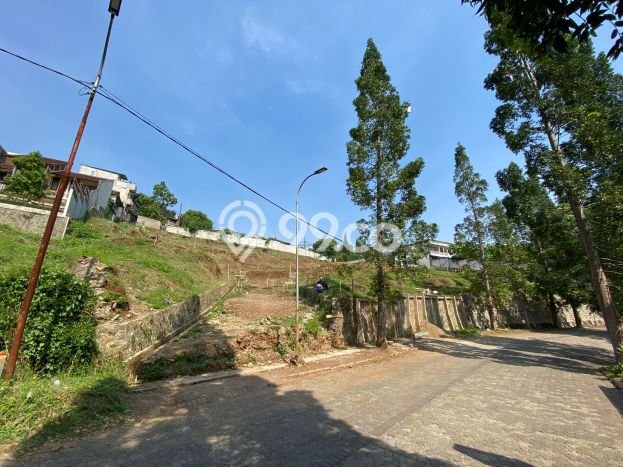 Lahan Dijual Lokasi Strategis di Bandung dengan Luas 4060m2 Lahan Dijual Lokasi Strategis di Bandung dengan Luas 4060m2