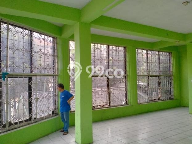 Ruko Dijual di Prime Area Jakarta Barat Luas 214m2 Ruko Dijual di Prime Area Jakarta Barat Luas 214m2