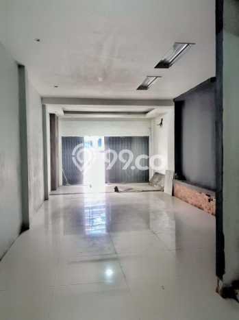 KAWASAN BISNIS! Ruko Kawasan Kebayoran Baru, Luas 245m2m², Jalan Raya KAWASAN BISNIS! Ruko Kawasan Kebayoran Baru, Luas 245m2m², Jalan Raya