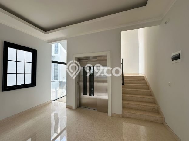For Sale! Premium House LT 320m2 Desain Elegan di Alam Sutera For Sale! Premium House LT 320m2 Desain Elegan di Alam Sutera