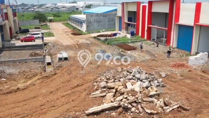 Pabrik Komersial Disewakan di Panongan Tangerang Luas 540m2 Pabrik Komersial Disewakan di Panongan Tangerang Luas 540m2