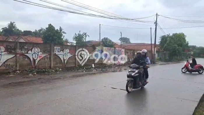 Gudang disewakan lokasi strategis Curug Tangerang 1350m2 Gudang disewakan lokasi strategis Curug Tangerang 1350m2