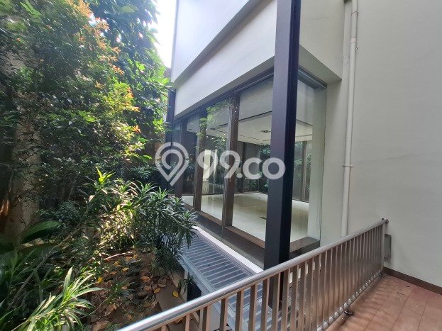 Rumah Elit LB 460m2 Siap Huni Desain Elegan di Pondok Indah, Jakarta Selatan Rumah Elit LB 460m2 Siap Huni Desain Elegan di Pondok Indah, Jakarta Selatan
