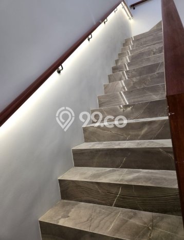 Rumah Modern Minimalis 4 KT Siap Huni di Rungkut Rumah Modern Minimalis 4 KT Siap Huni di Rungkut