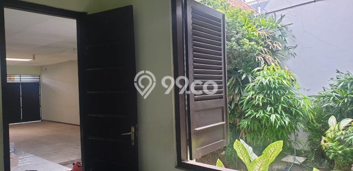 Lokasi terbaik! Rumah siap huni dikontrakkan di Tegalsari LB 300m2 Lokasi terbaik! Rumah siap huni dikontrakkan di Tegalsari LB 300m2