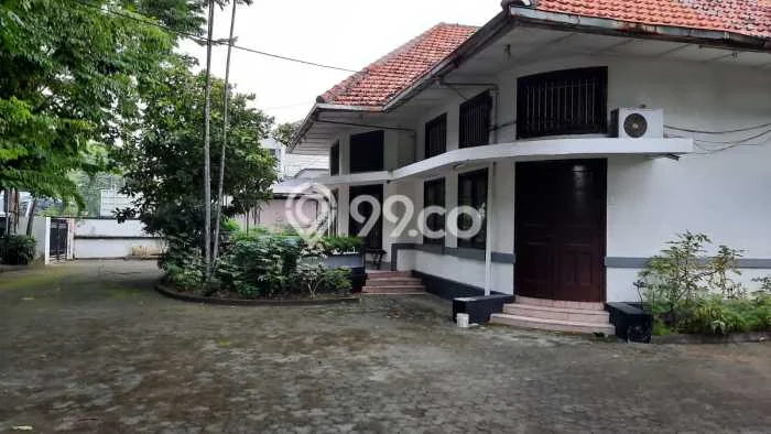 Dijual Rumah Luas Megah Dengan View Eksklusif di Raya Darmo, Surabaya Dijual Rumah Luas Megah Dengan View Eksklusif di Raya Darmo, Surabaya