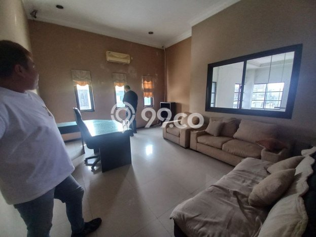 Disewakan Ruko di Pusat Kota Surabaya Ramai Strategis Disewakan Ruko di Pusat Kota Surabaya Ramai Strategis