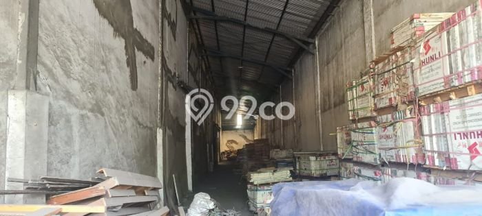 Gudang Bagus Dijual LB 2450m2 Lokasi Strategis Surabaya Area Cocok untuk Berbisnis Gudang Bagus Dijual LB 2450m2 Lokasi Strategis Surabaya Area Cocok untuk Berbisnis