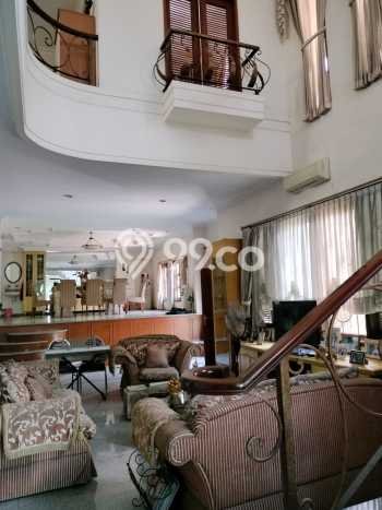 Dijual Rumah Luas Elegan Dengan View Eksklusif di Babatan, Surabaya Dijual Rumah Luas Elegan Dengan View Eksklusif di Babatan, Surabaya