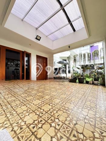 Rumah Mewah Dijual LT 430m2 di Cinere, Depok Rumah Mewah Dijual LT 430m2 di Cinere, Depok