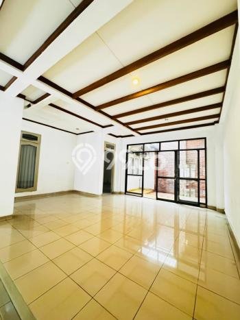 Dijual Hunian Mewah dengan Fasilitas Sekitar Komplit di Cinere, Depok Dijual Hunian Mewah dengan Fasilitas Sekitar Komplit di Cinere, Depok