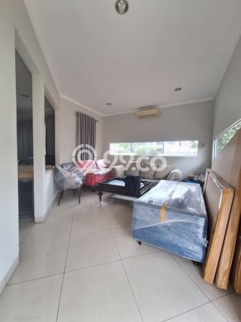 Dijual Rumah Luas Elegan Dengan View Eksklusif di Cinere, Jakarta Selatan Dijual Rumah Luas Elegan Dengan View Eksklusif di Cinere, Jakarta Selatan