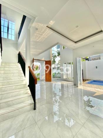 PENAWARAN TERBATAS! Rumah Berkualitas di Lebak Bulus, Luas 302m² LB 450m² PENAWARAN TERBATAS! Rumah Berkualitas di Lebak Bulus, Luas 302m² LB 450m²