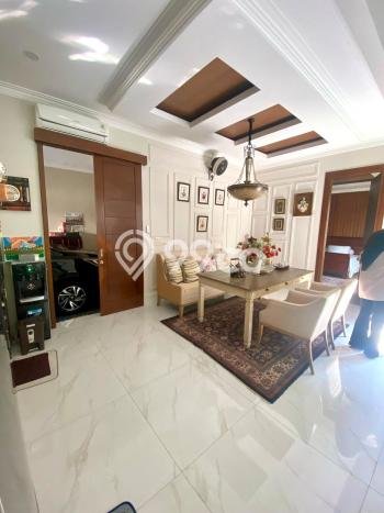 Ready to Use! Premium House LT 200m2 Desain Elegan di Cipete Ready to Use! Premium House LT 200m2 Desain Elegan di Cipete