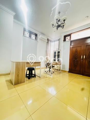 Ready to Use! Luxury House LT 299m2 Desain Elegan di Pondok Labu Ready to Use! Luxury House LT 299m2 Desain Elegan di Pondok Labu
